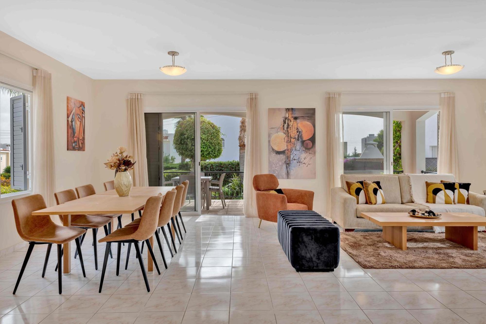 Phaedrus Living: Coral Bay Luxury *